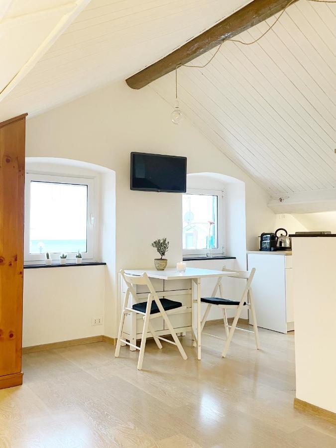 La Finestra Sull'Oasi Apartment เจนัว ภายนอก รูปภาพ